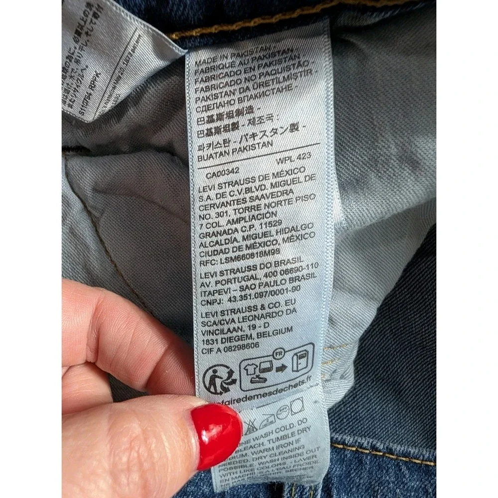 Levi's 505 Regular Fit Jeans Men's Size 40x32 Medium Wash